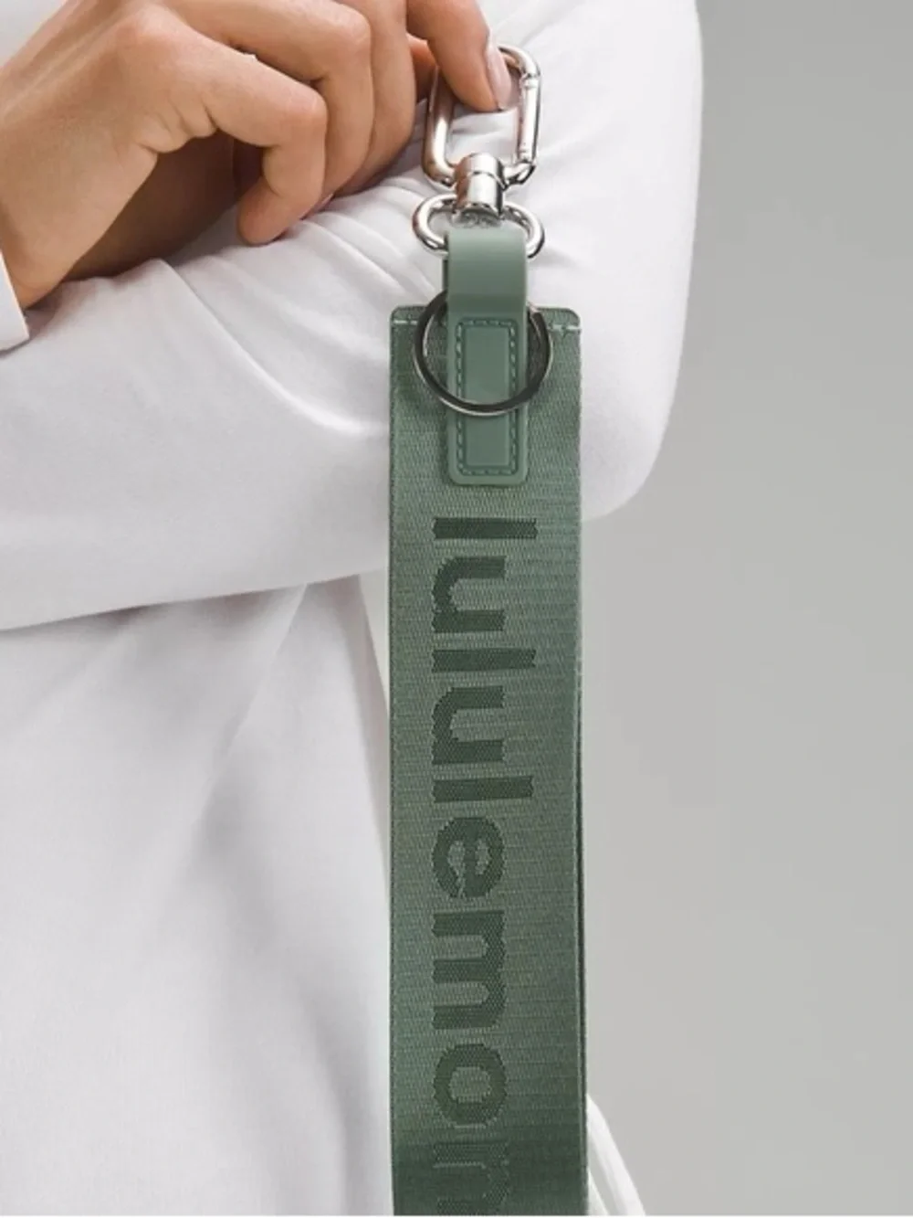 Lululemon Never Lost Keychain Willow Leaf/Meadow Haze/Silver NWT